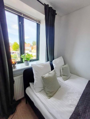 Central Double Room With Free Parking